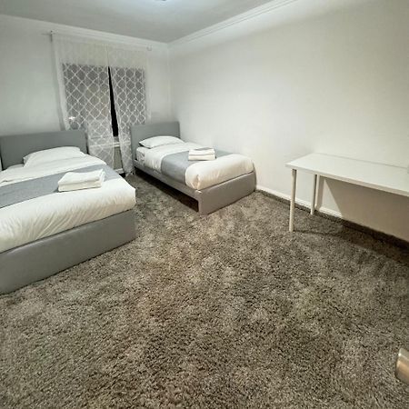 Stay Rego Park New York Exterior photo