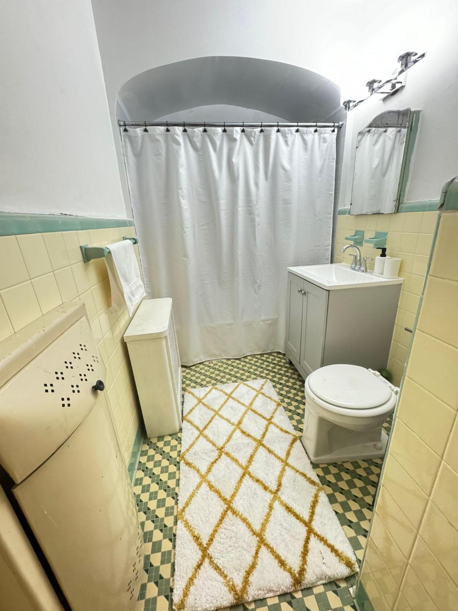 Stay Rego Park New York Exterior photo